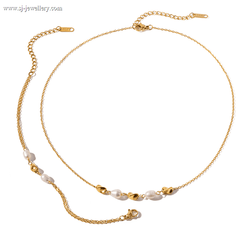 Gold-plated Necklace with Butterfly Pendant